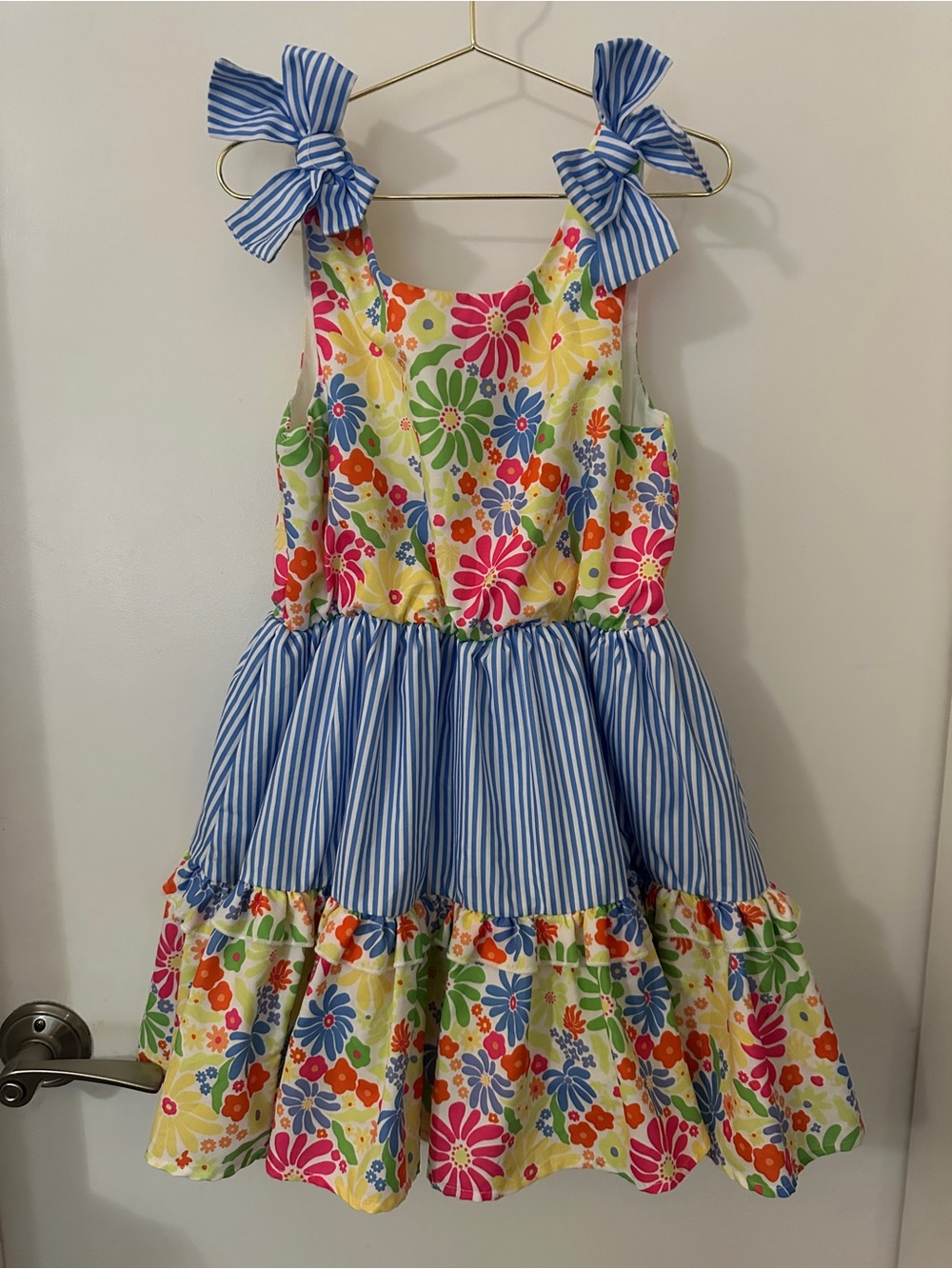 Peek Kids Floral & blue striped dress with bows Sz 8. Nordstrom